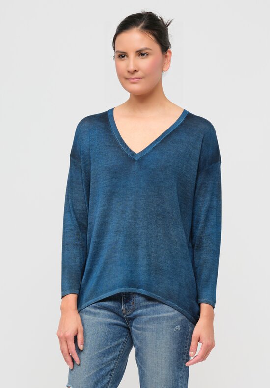 Avant Toi Hand-Painted Cashmere & Silk V-Neck Sweater in Nero Nigella Blue	