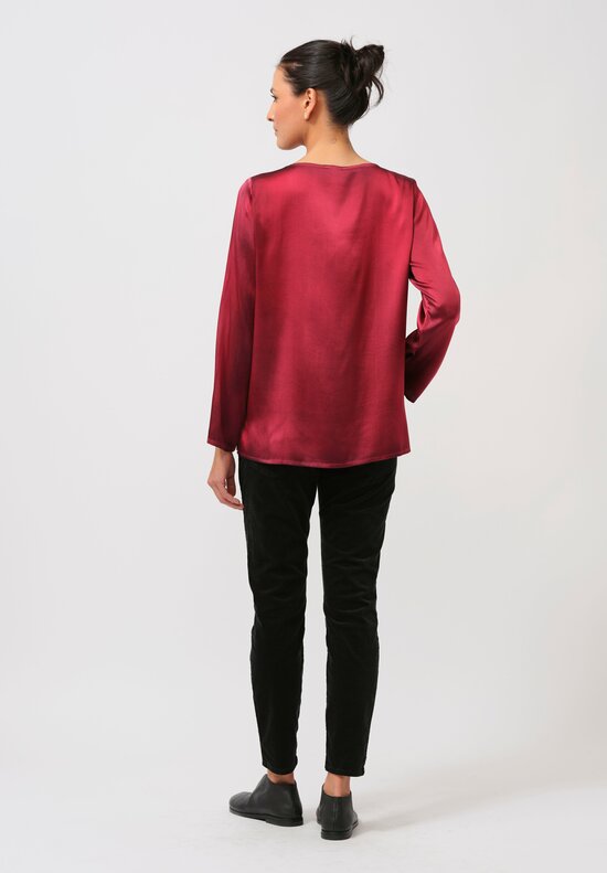 Avant Toi Hand-Painted Silk Lunga Barchetta Top in Nero Camelia Red	