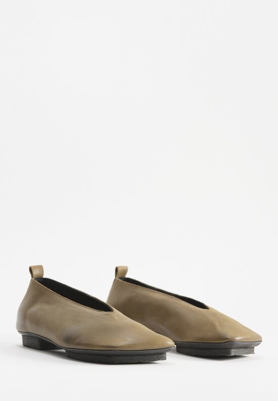 Uma Wang Leather Stone Ballet Shoes in Dark Olive Green	
