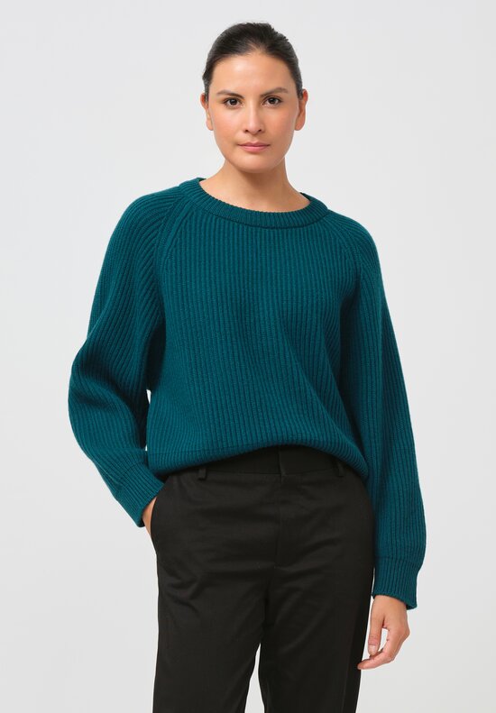 Begg x Co Cashmere Kita Sweater in Grotto Green	