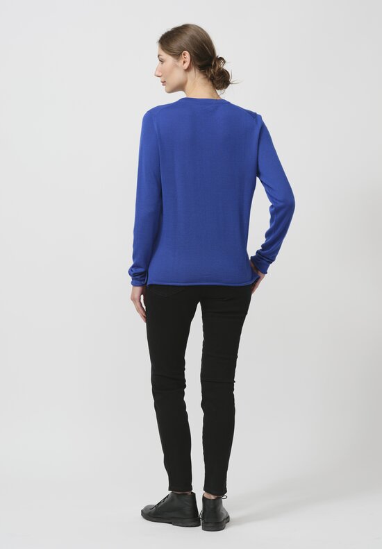 Begg x Co Cashmere Knit Refine Top in Klein Blue	