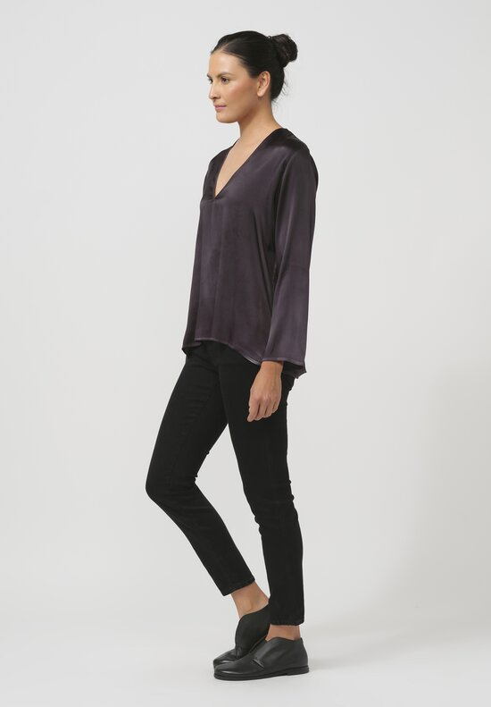 Avant Toi Hand-Painted Silk V-Neck Barchetta Top in Nero Black	