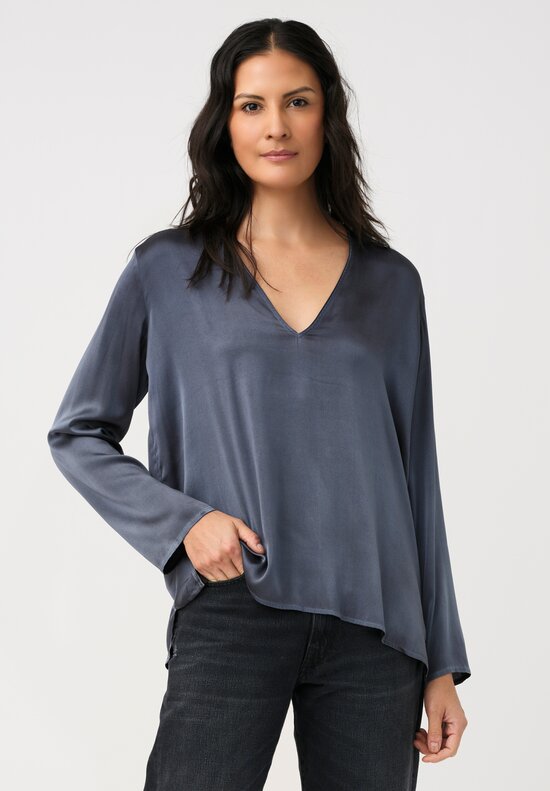 Avant Toi Hand-Painted Silk V-Neck Top in Nero Fiume Blue