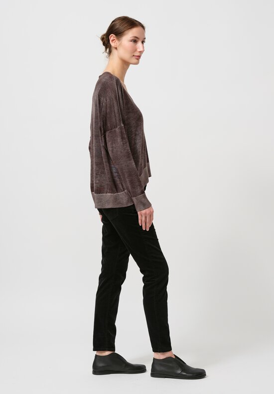 Avant Toi Cashmere & Silk V-Neck Stondata Top in Nero Carruba Brown	