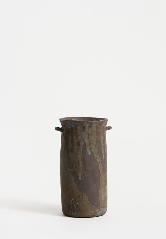 Nobue Ibaraki Long Vase Poignées in Weathered Lapis Brown	