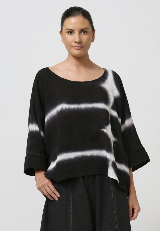 Gilda Midani Short Pattern-Dyed Bucket Top in Black Star