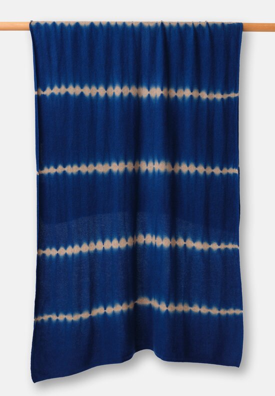 Suzusan Cashmere Knit Nuisuji Shibori Travel Shawl in Cobalt Blue & Sand