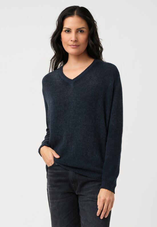 Avant Toi Cashmere Rilassata V-Neck Sweater in Nero & Fiume Blue