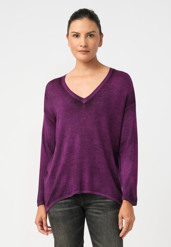 Avant Toi Cashmere & Silk V-Neck Barchetta Sweater in Nero & Anemone Purple