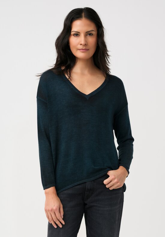 Avant Toi Hand-Painted Cashmere & Silk Maglia V-Neck Sweater in Nero & Laguna Blue