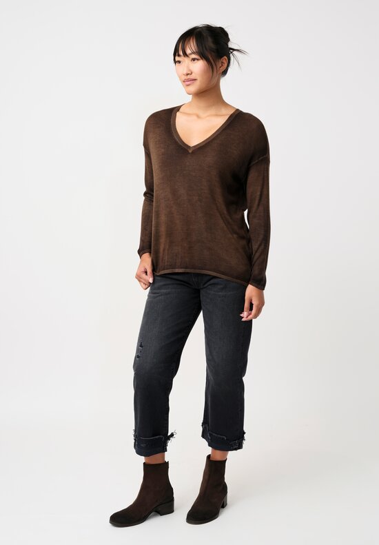 Avant Toi Cashmere & Silk V-Neck Barchetta Sweater in Nero & Sughero Brown