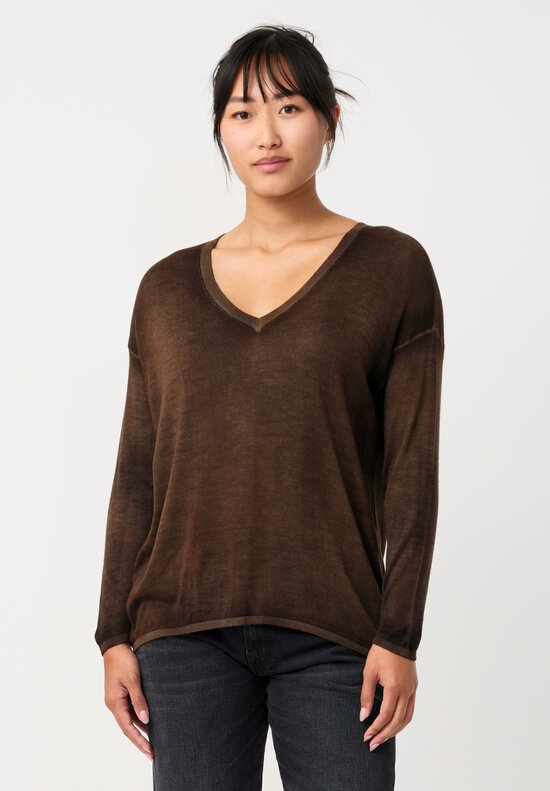 Avant Toi Cashmere & Silk V-Neck Barchetta Sweater in Nero & Sughero Brown