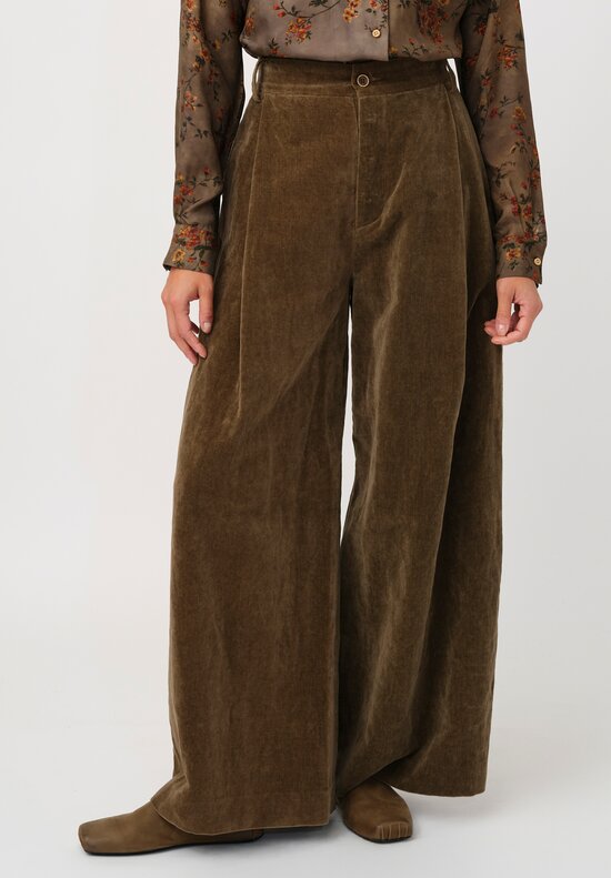 Uma Wang Cotton & Linen Velvet Pleated Pudding Pants in Martini Olive Green