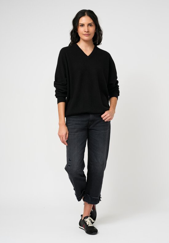 Frenckenberger Cashmere Boyfriend V-Neck Sweater in Black
