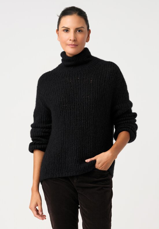 Wommelsdorff Cashemere Knit Yara Turtleneck Sweater in Black