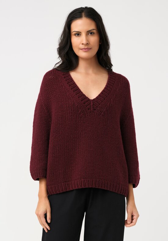 Wommelsdorff Cashmere Hand-Knit V-Neck Dara Sweater in Bordeaux Red