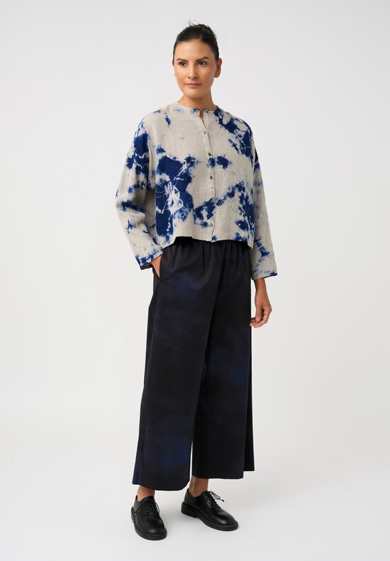 Suzusan Linen Hand-Dyed Madara Shibori Cropped Button Down Shirt in Taupe & Royal Blue	
