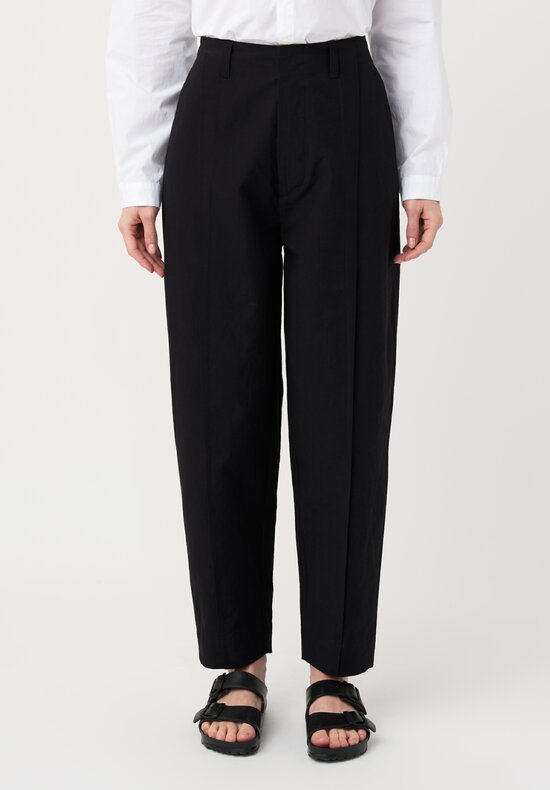 Toogood Structured Cotton Twill Librarian Pintuck Tapered Pants in Inky Blue