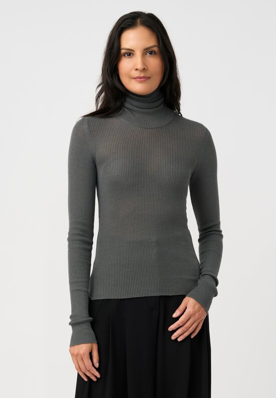 Isabel Benenato Cashmere & Silk Ribbed Jersey Knit Turtleneck in Wintergreen	