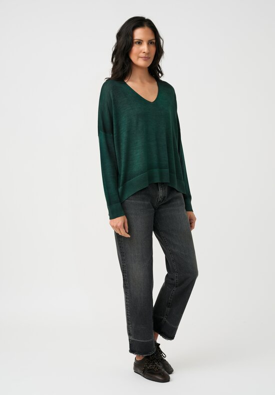 Avant Toi Cashmere & Silk V-Neck Stondata Top in Smeraldo Green