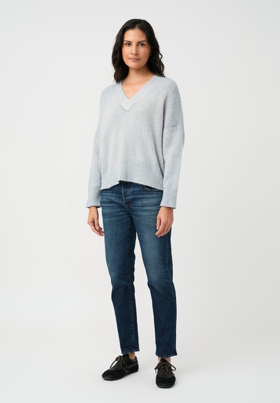 Avant Toi Stretch Cotton Bouclé Maglia V-Neck Sweater in Dusty Blue