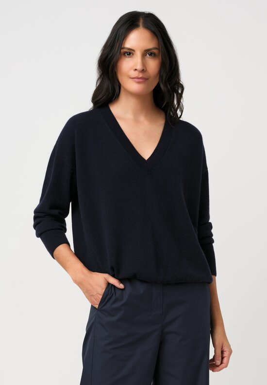 Bergfabel Cashmere Vivi V-Neck Pullover in Navy Blue