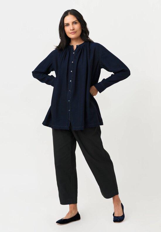 Pero Woven Round Collar, Button Down Shirt With French Knot Trim